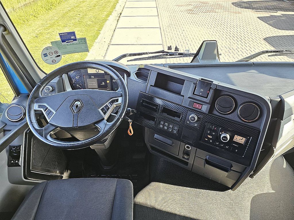 RENAULT T 520
