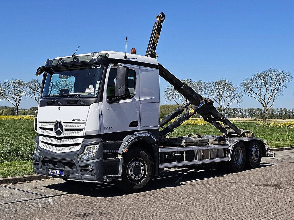 MERCEDES-BENZ ACTROS 2745 LS