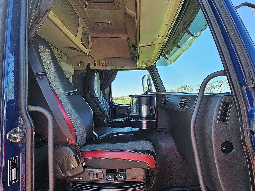 VOLVO FM 500 8x4 triple hooklift