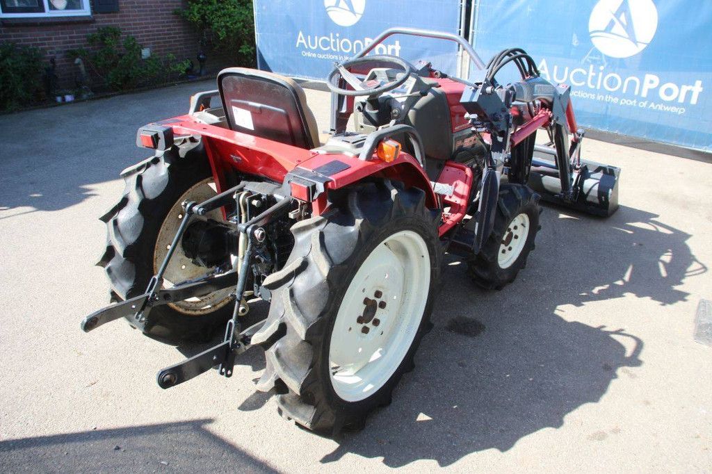 Minitractor Yanmar F-200D Diesel 20PK met Voorlader