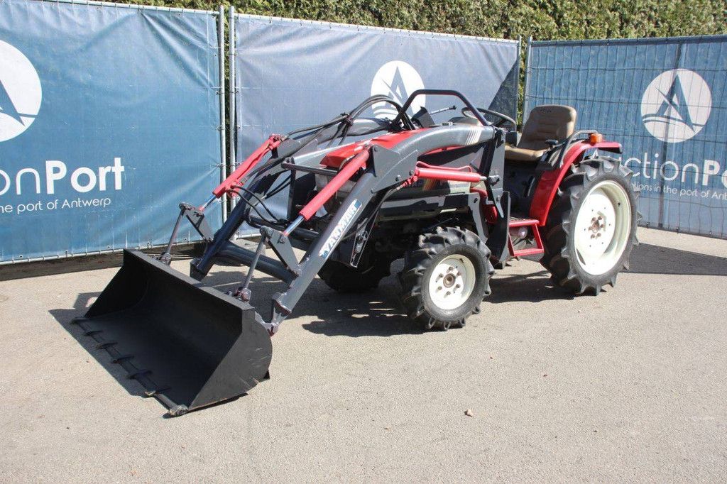 Minitractor Yanmar F-200D Diesel 20PK met Voorlader