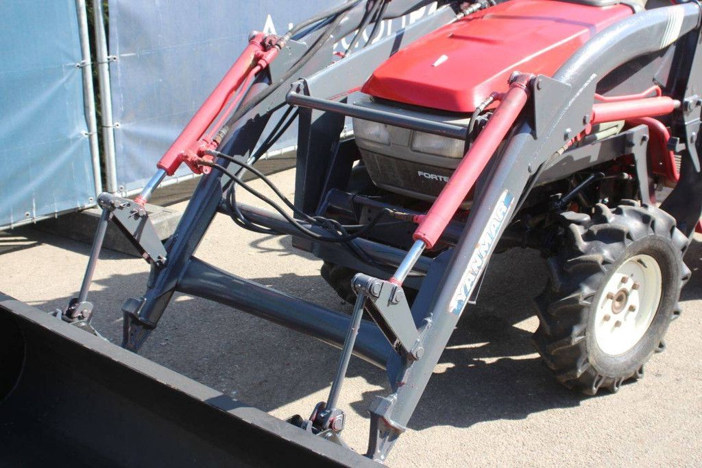Minitractor Yanmar F-200D Diesel 20PK met Voorlader