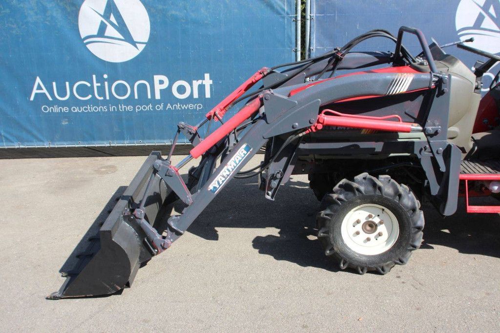 Minitractor Yanmar F-200D Diesel 20PK met Voorlader
