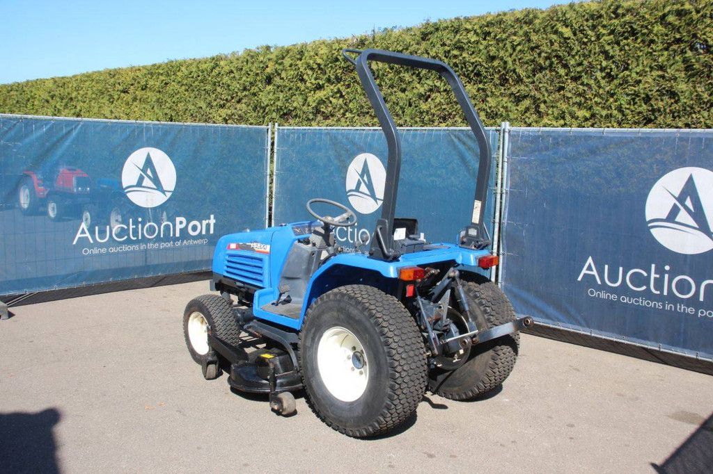 Minitractor Iseki 325 HST Diesel 24PK met Middenmaaidek