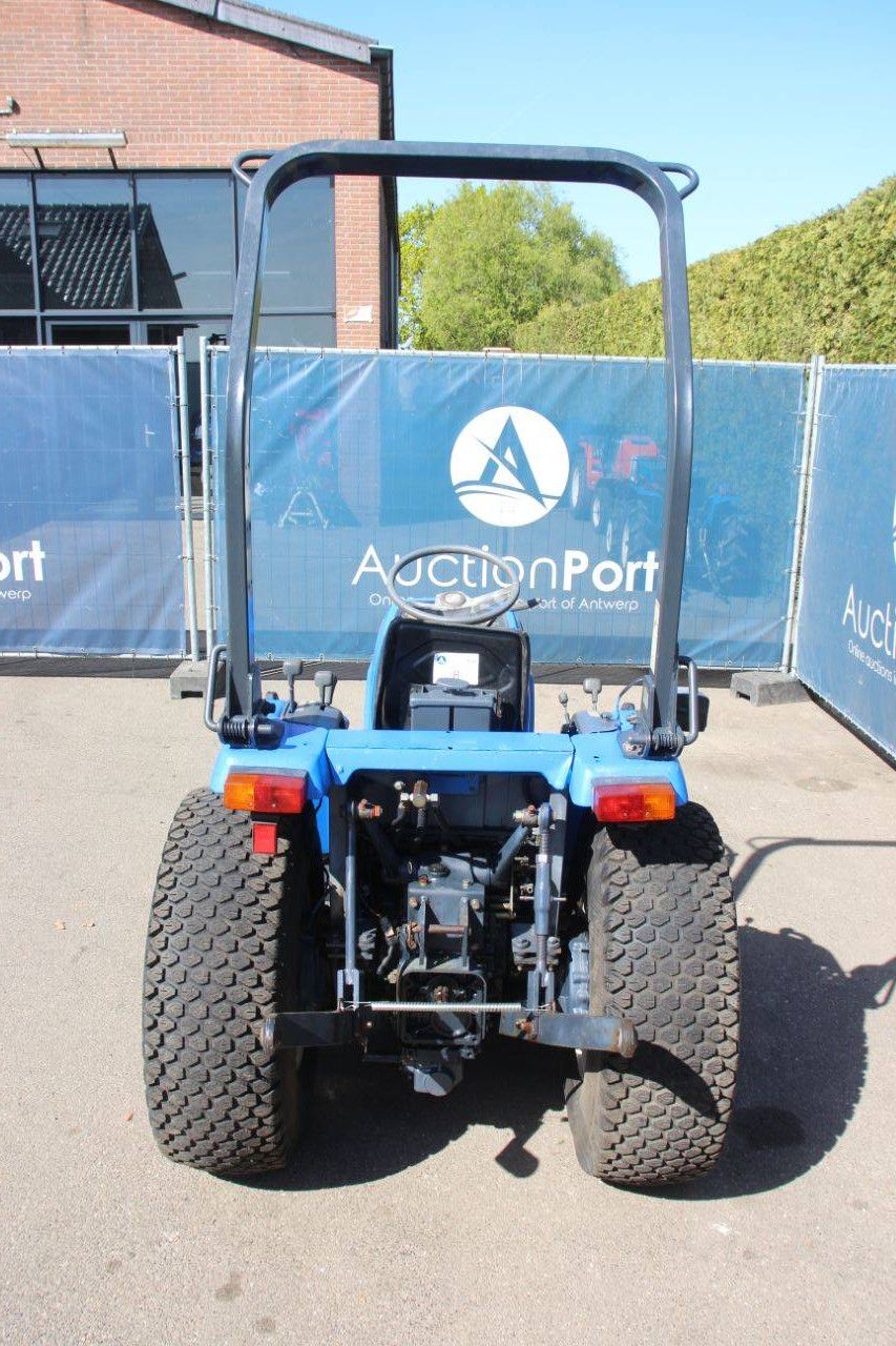 Minitractor Iseki 325 HST Diesel 24PK met Middenmaaidek
