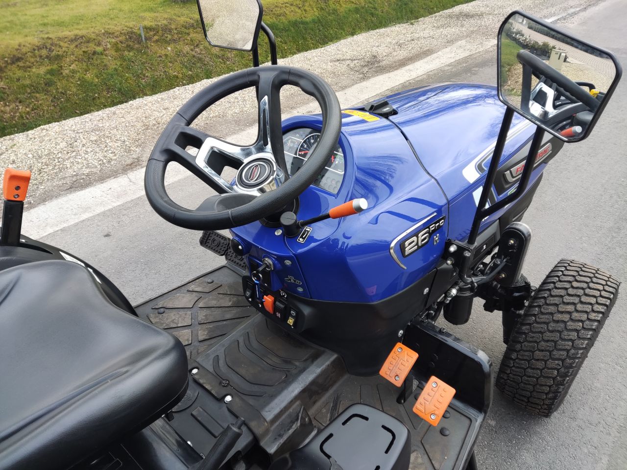 NIEUWE FARMTRAC tractor(en), type FT26HSTPro, 24,5 pk, hydro,