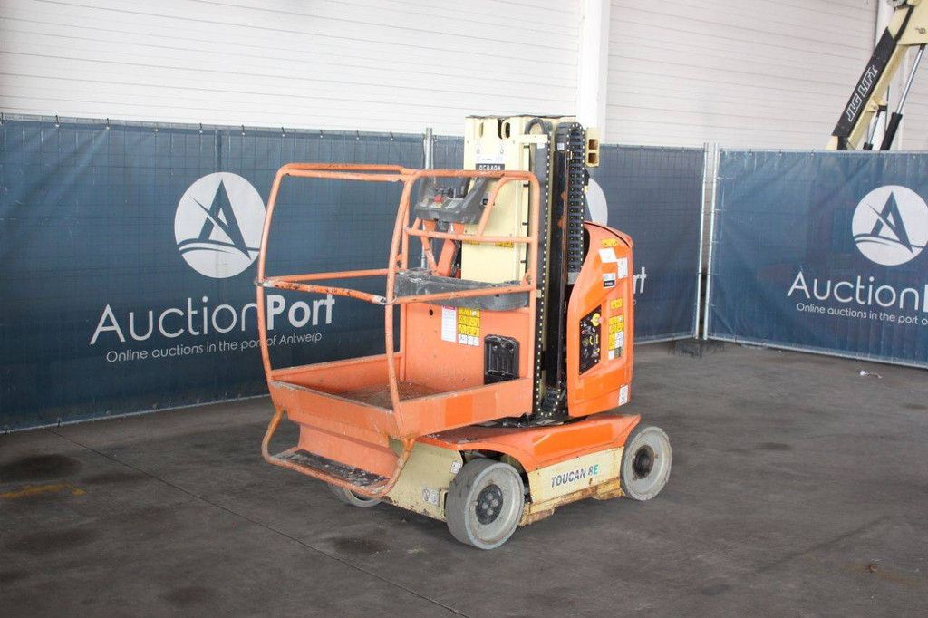 JLG TOUCAN 8E Electric Mast Lift 8.2m 2015
