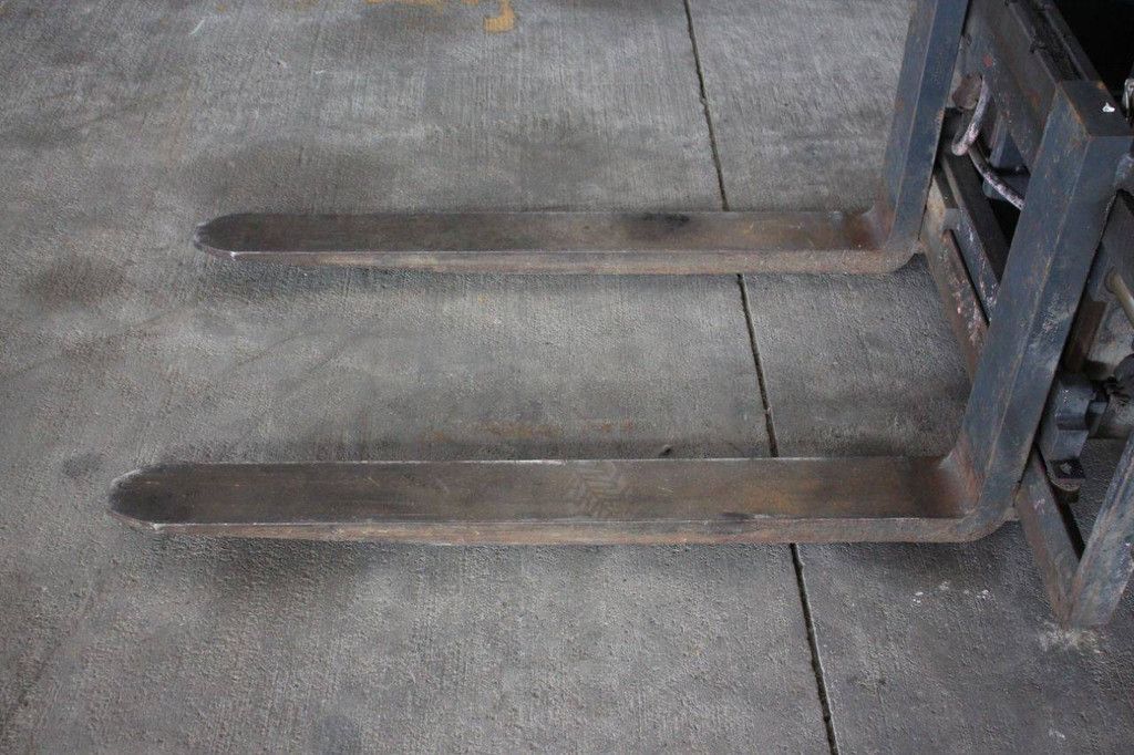 Linde H30D-02 Diesel Forklift 3000kg 5.2m 2015