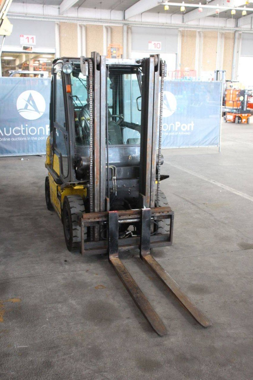 Heftruck Nissan U1D2A25LQ LPG 2500kg 3.3m 2008