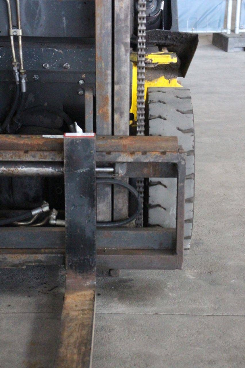 Heftruck Nissan U1D2A25LQ LPG 2500kg 3.3m 2008