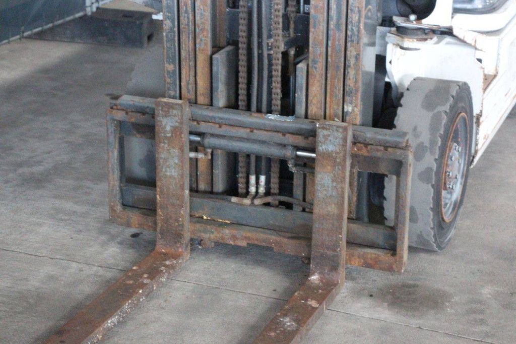 Heftruck Nissan U1D2A25LQ LPG 2500kg 4.5m 2014