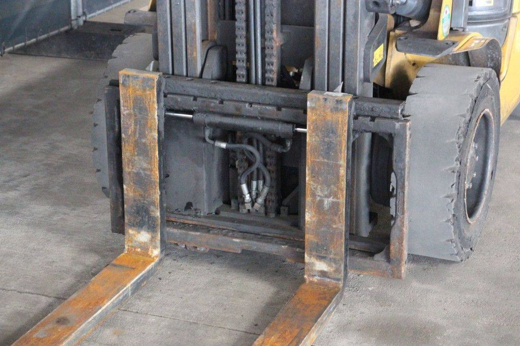 Heftruck Caterpillar GP30NT LPG 3000kg 4.7m 2008