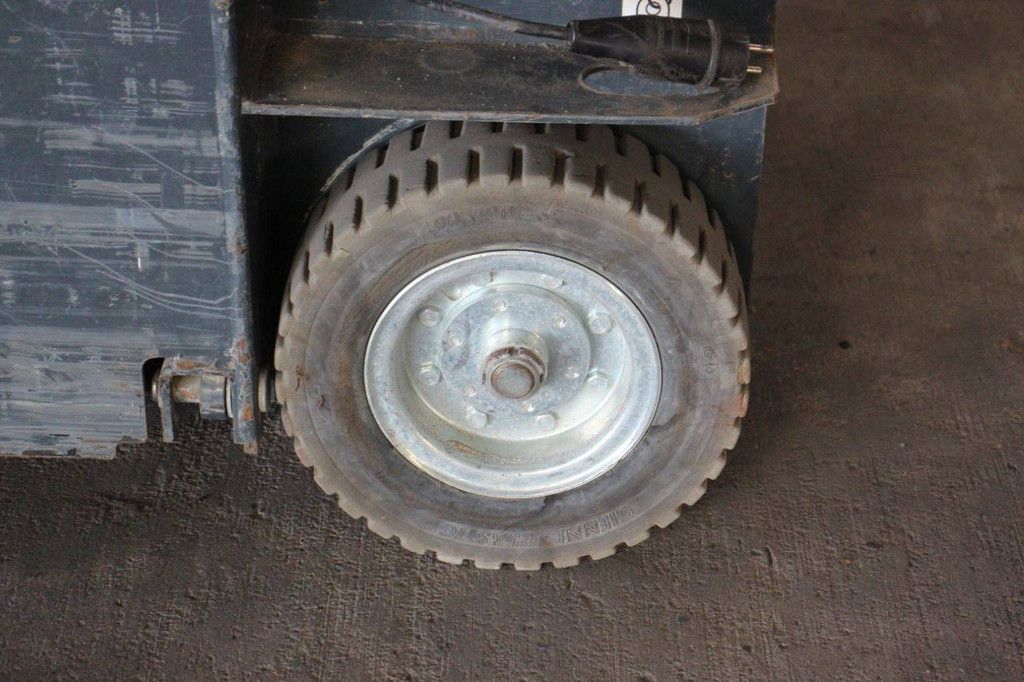 Braviisol LEONARDO HD OUTDOOR Electric Mast Lift 4.9m 2016