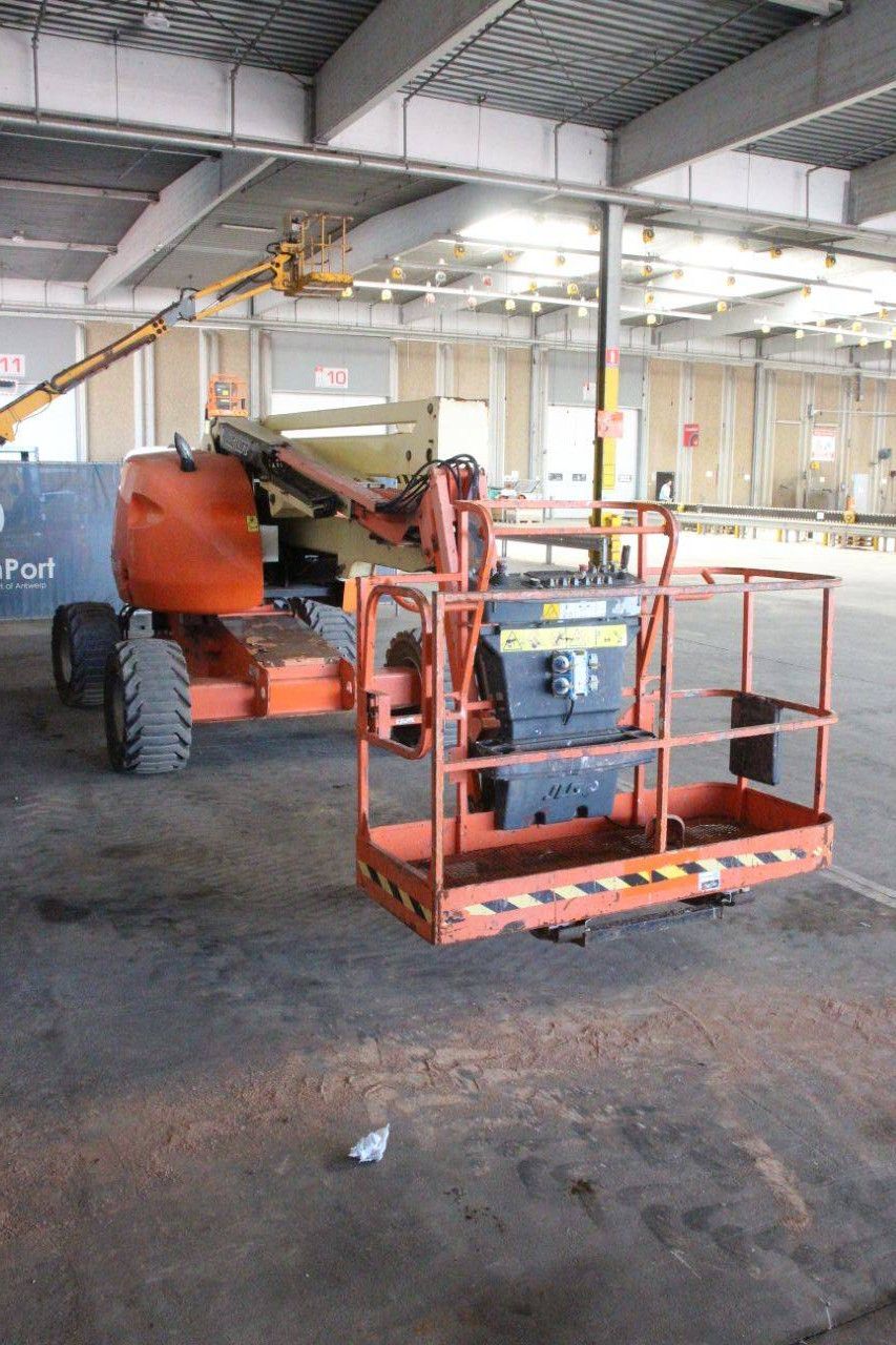 Articulated boom lift JLG 450AJ Diesel 15.7m 2015