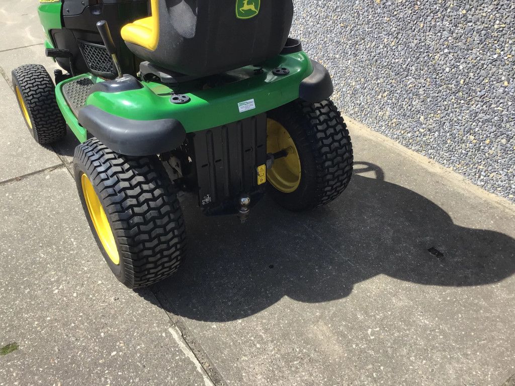 John Deere X140