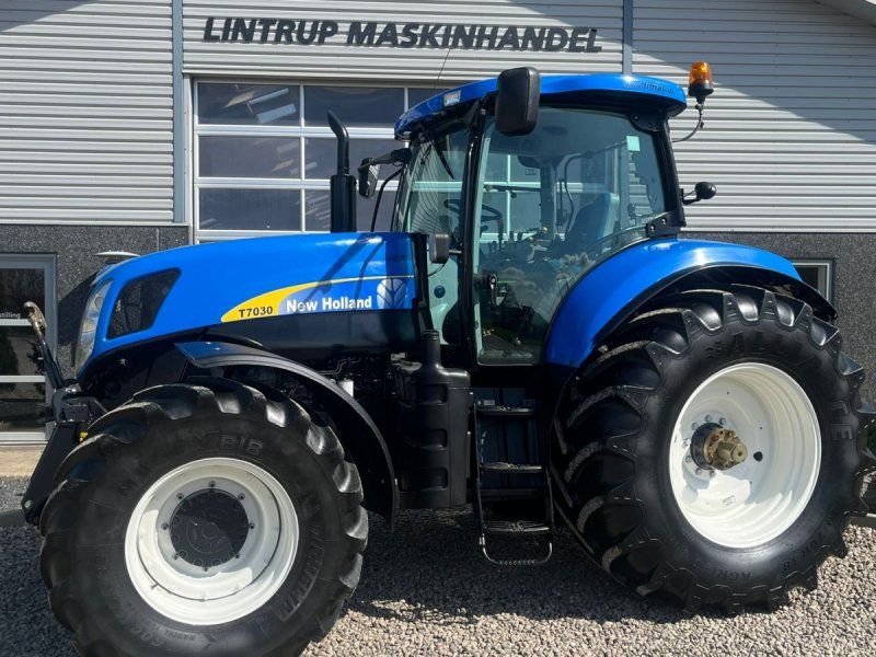 New Holland T7030 Med frontlift