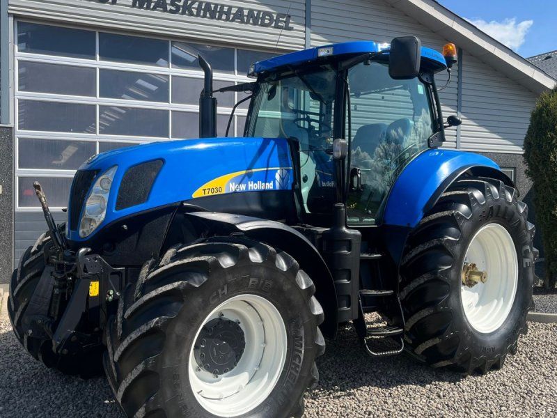 New Holland T7030 Med frontlift