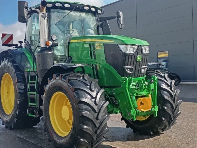 John Deere 6250R