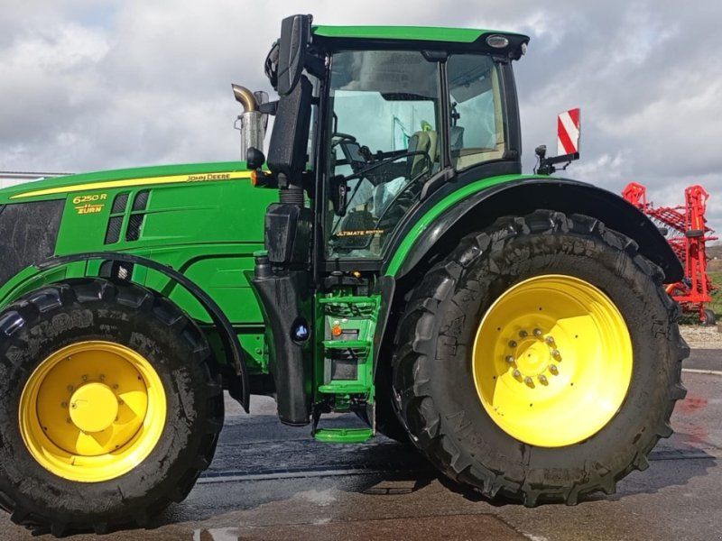 John Deere 6250R