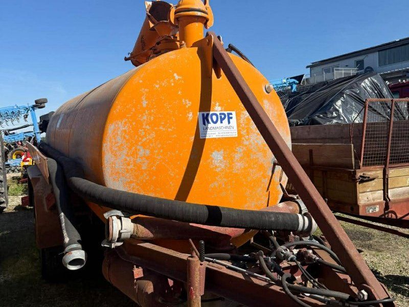 Fuchs Pumpfass gefedert 10.000 Liter 80,60,40 km/H