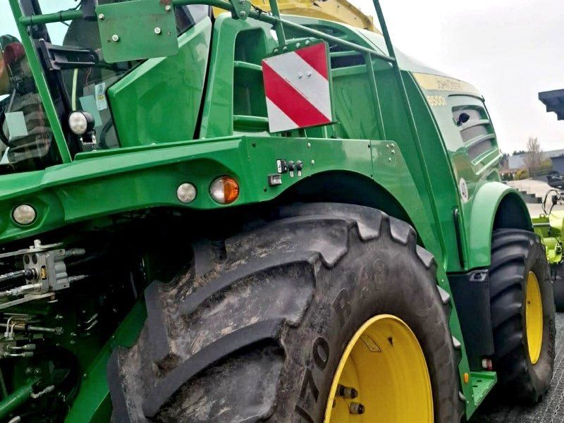 John Deere Feldhäckler 8500i, Allrad ProDrive™ / PickUp & Kemper