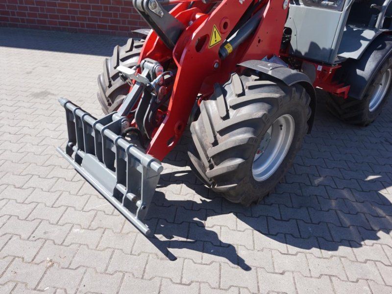 Weidemann 2070 CX LP