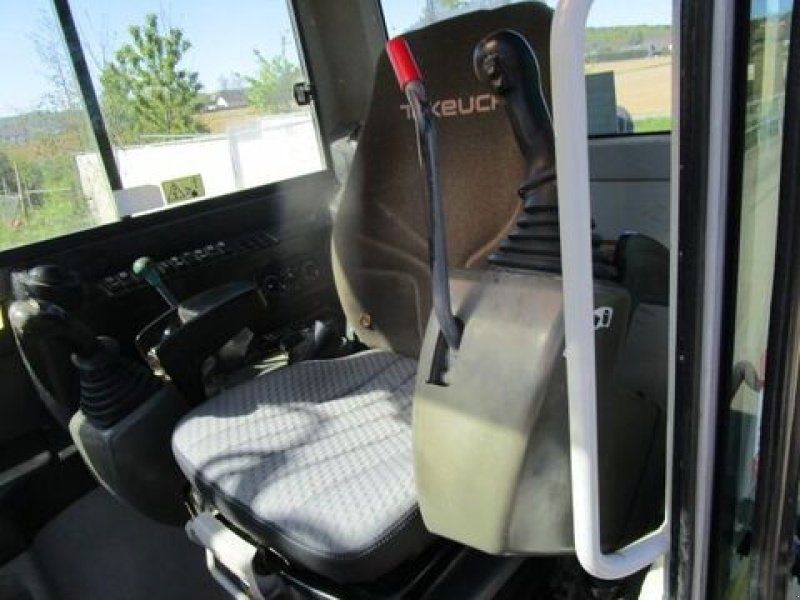 Takeuchi TB 290Powertilt + hydr. Schnellwechsler + 3 Lö