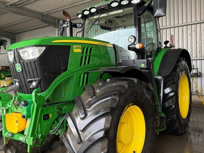 John Deere 6215R