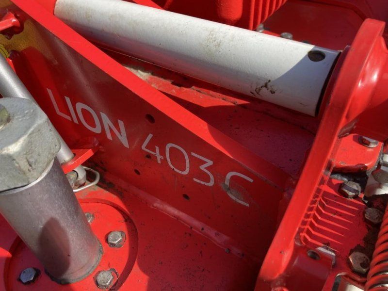 Pöttinger LION 403C