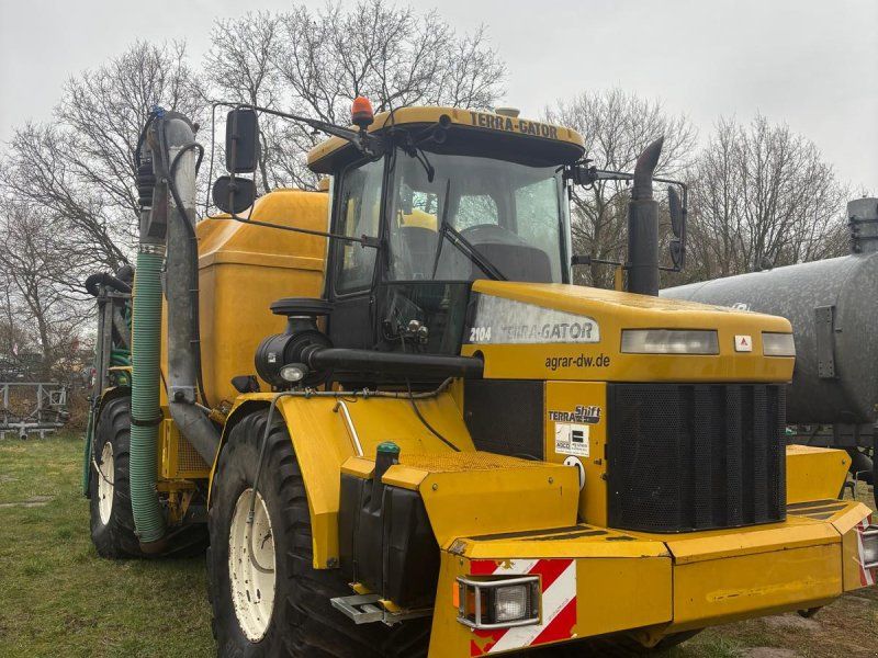 Challenger Terra Gator 2104