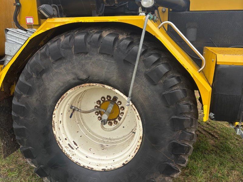 Challenger Terra Gator 2104