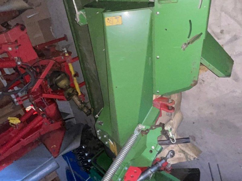 Krone EasyCut F 320CV Float mit V-Zinkenaufbereiter