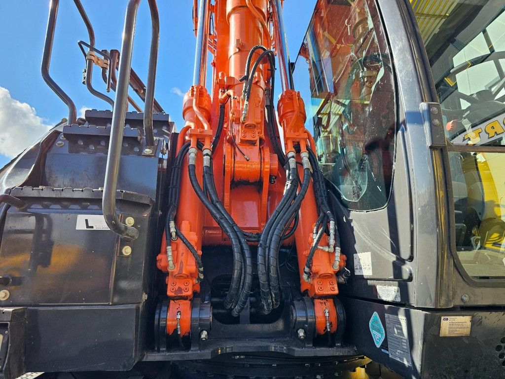 Hitachi ZX170W-6 WE1666
