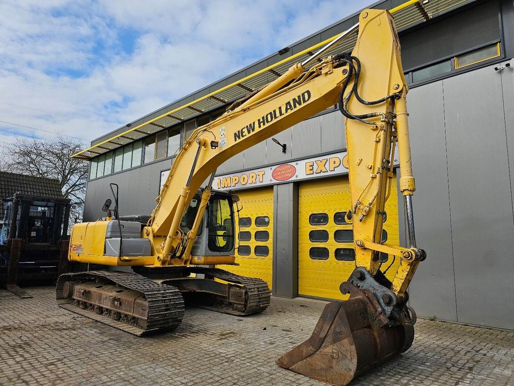 New Holland E215B ** Geringe Betriebsstunden ** WE1654