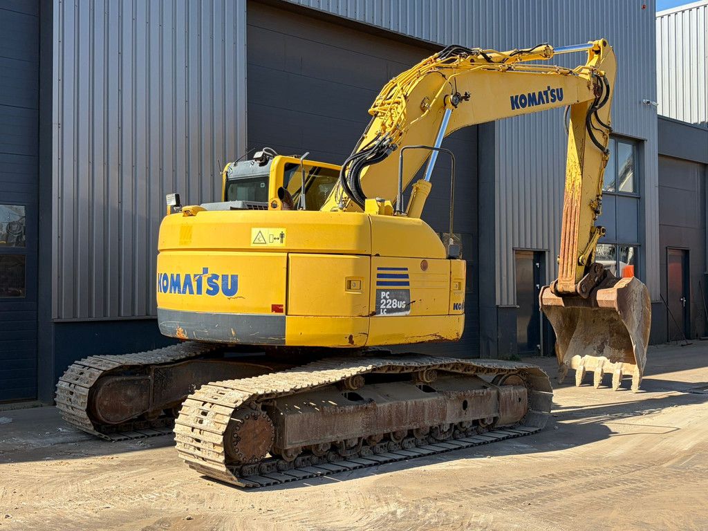 Komatsu PC228USLC-8