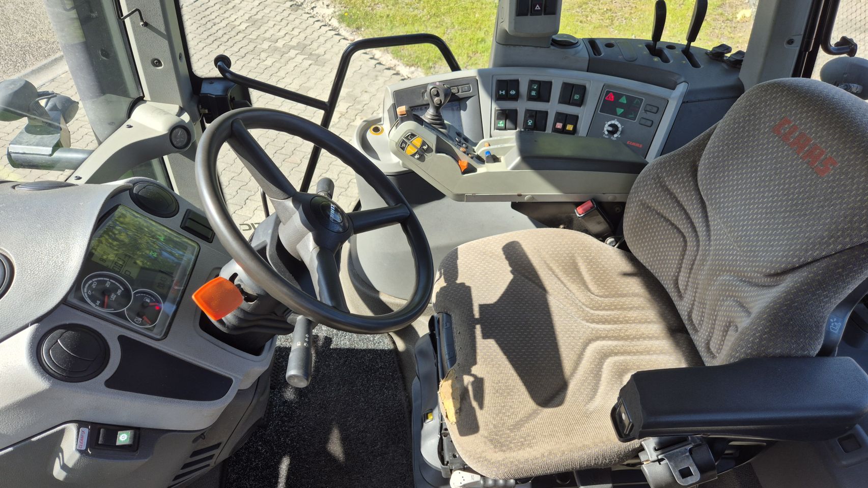 CLAAS Axion 810 C-Matic Cebis 50Kmh. Lucht, Fronthef PTO