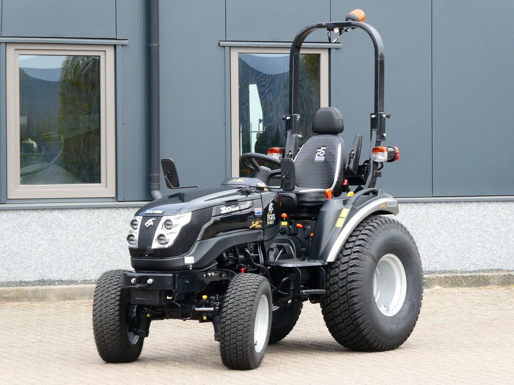 Solis 26H 4wd HST / 0003 Draaiuren / Black Edition