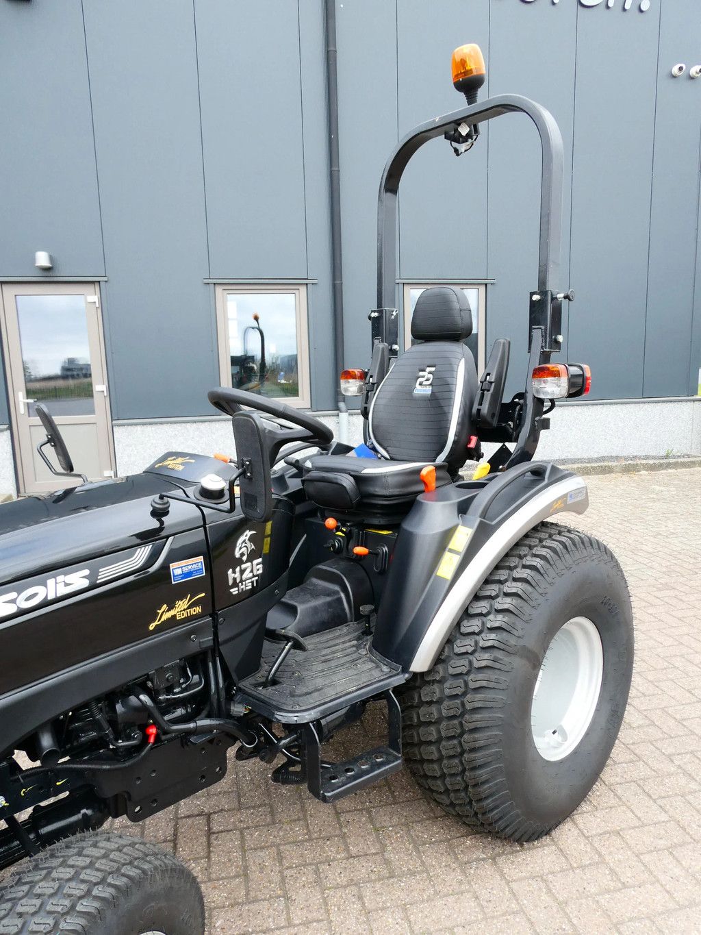 Solis 26H 4wd HST / 0003 Draaiuren / Black Edition