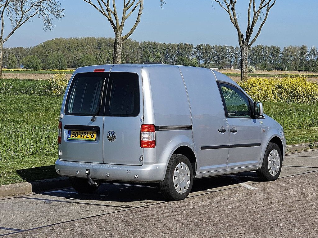 VOLKSWAGEN CADDY 2.0 l1 nap bumpers-kleur
