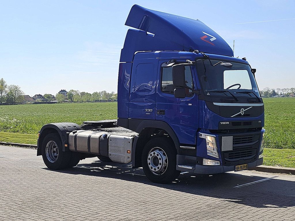 VOLVO FM 330 sleepercab nl-truck