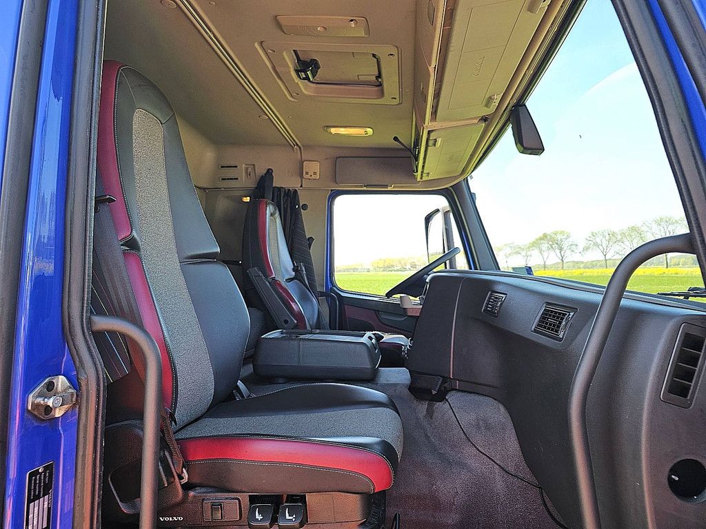 VOLVO FM 330 sleepercab nl-truck