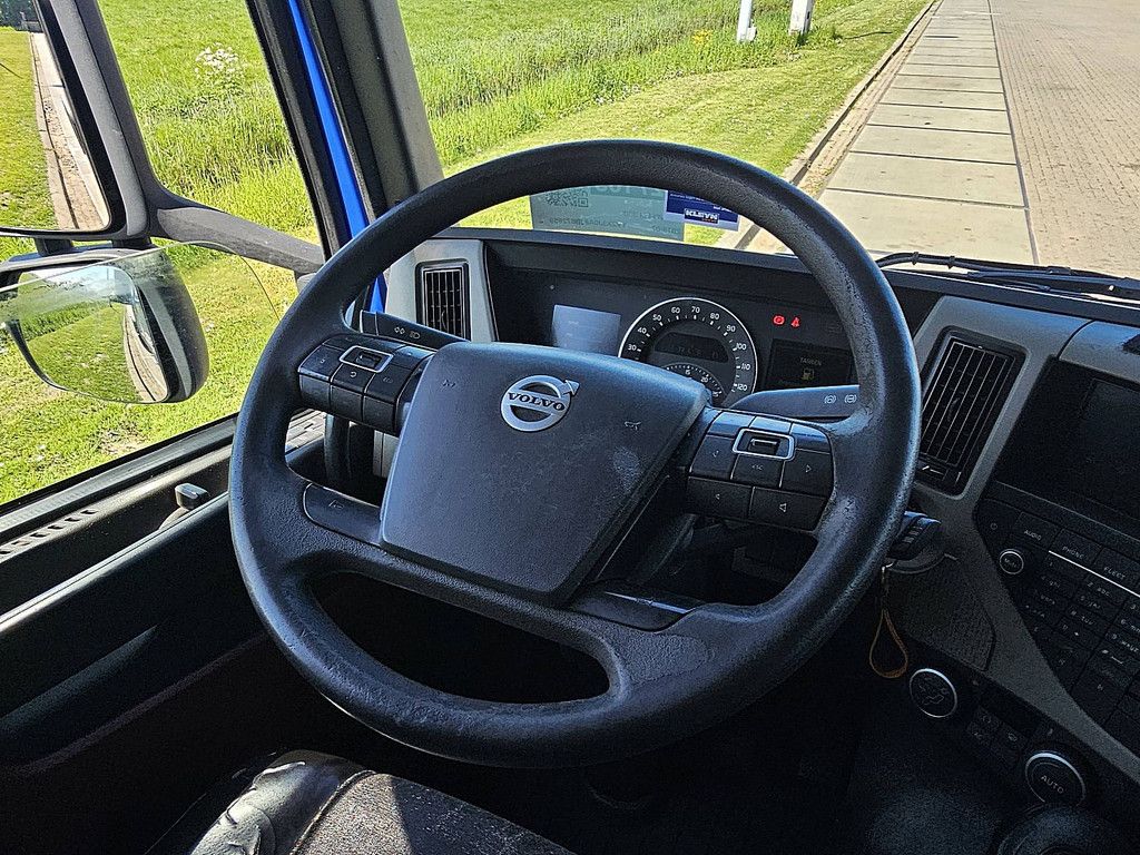 VOLVO FM 330 sleepercab nl-truck