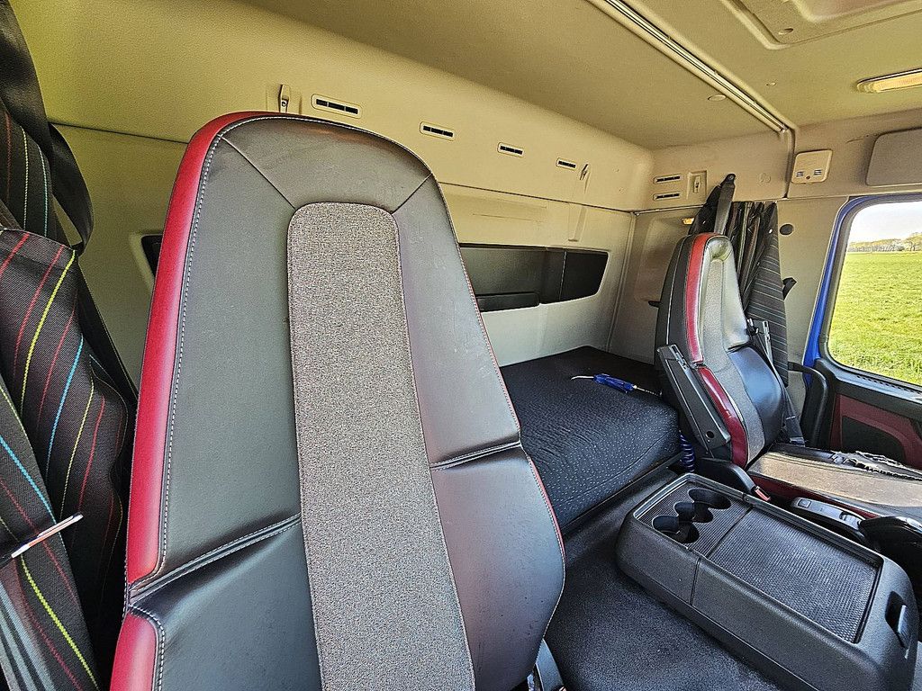 VOLVO FM 330 sleepercab nl-truck