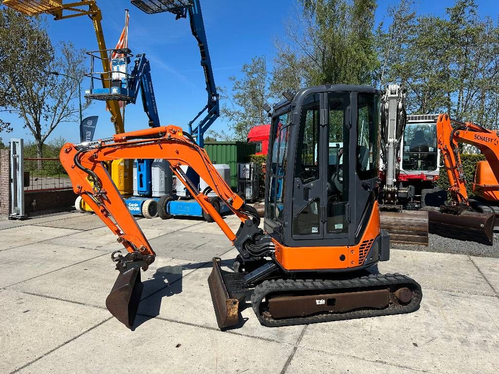 Hitachi Zaxis 22U-2 CLR