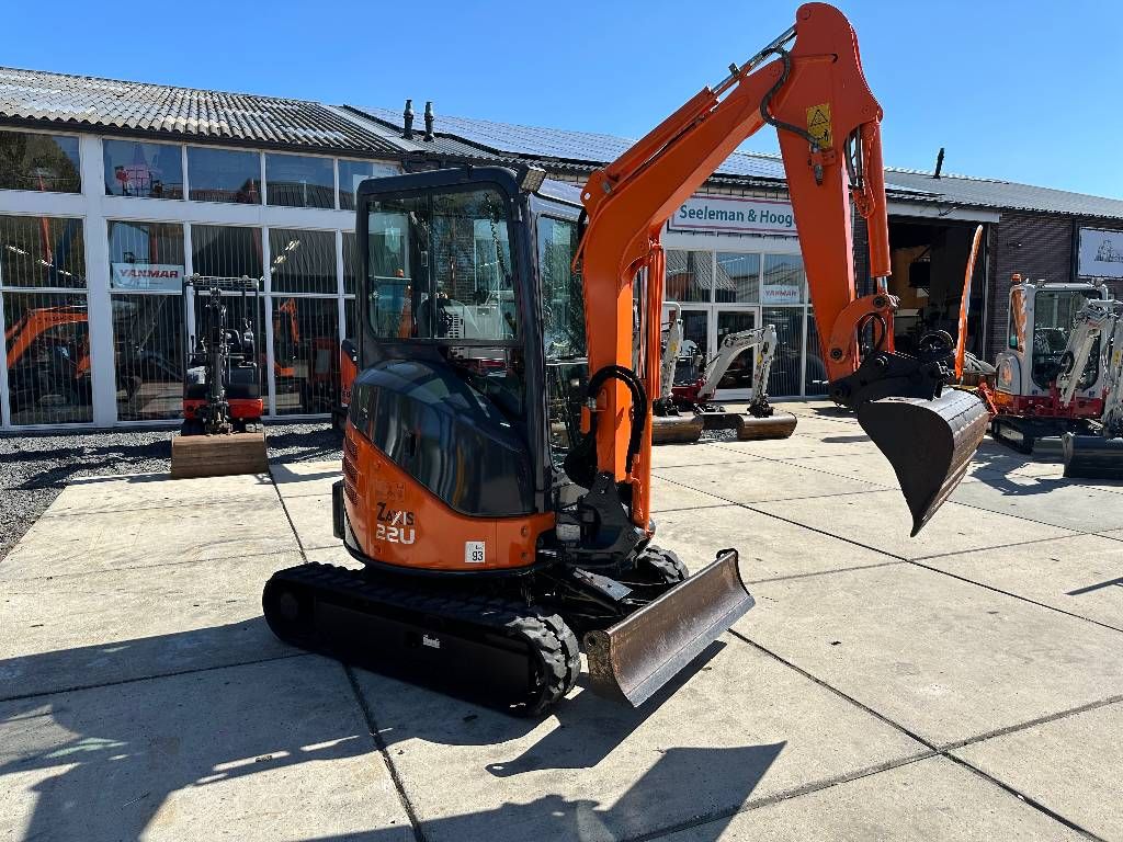 Hitachi Zaxis 22U-2 CLR