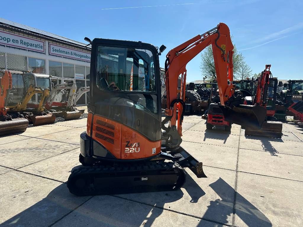 Hitachi Zaxis 22U-2 CLR