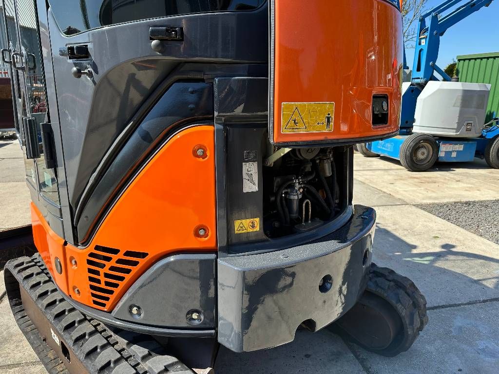 Hitachi Zaxis 22U-2 CLR