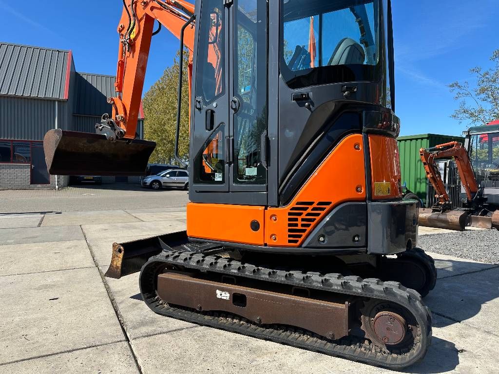 Hitachi Zaxis 22U-2 CLR