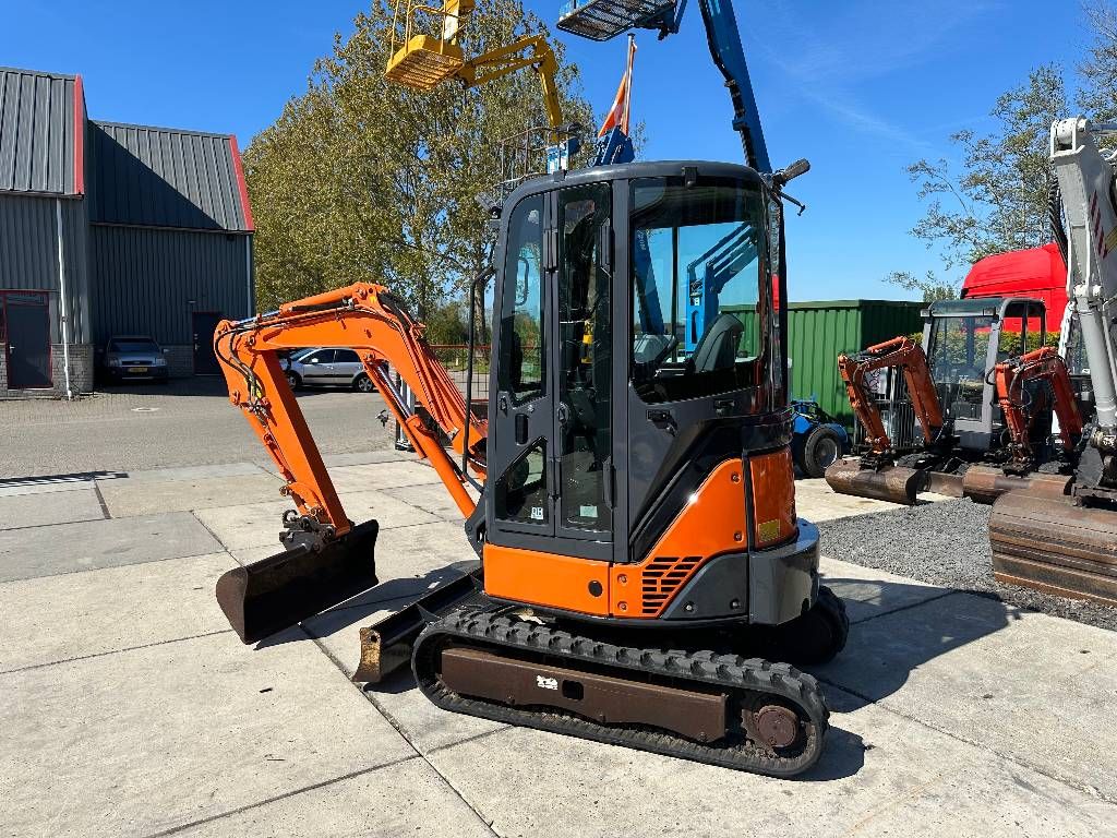 Hitachi Zaxis 22U-2 CLR