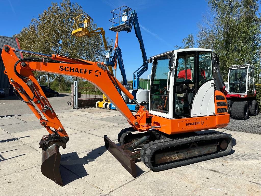 Schaeff HR 18 / Terex TC48